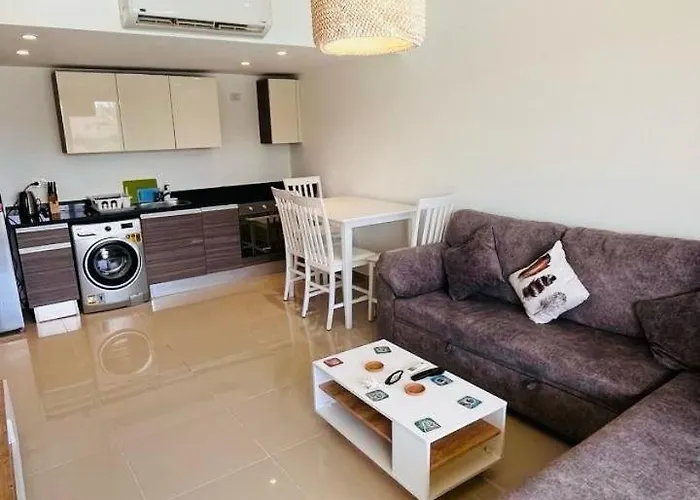 1 Bedroom G-cribs B16 Apartment *